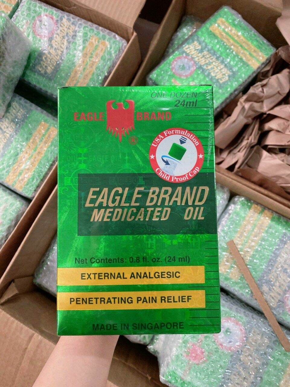 Dầu gió xanh con ó Eagle Mỹ, loại 2 nắp vặn