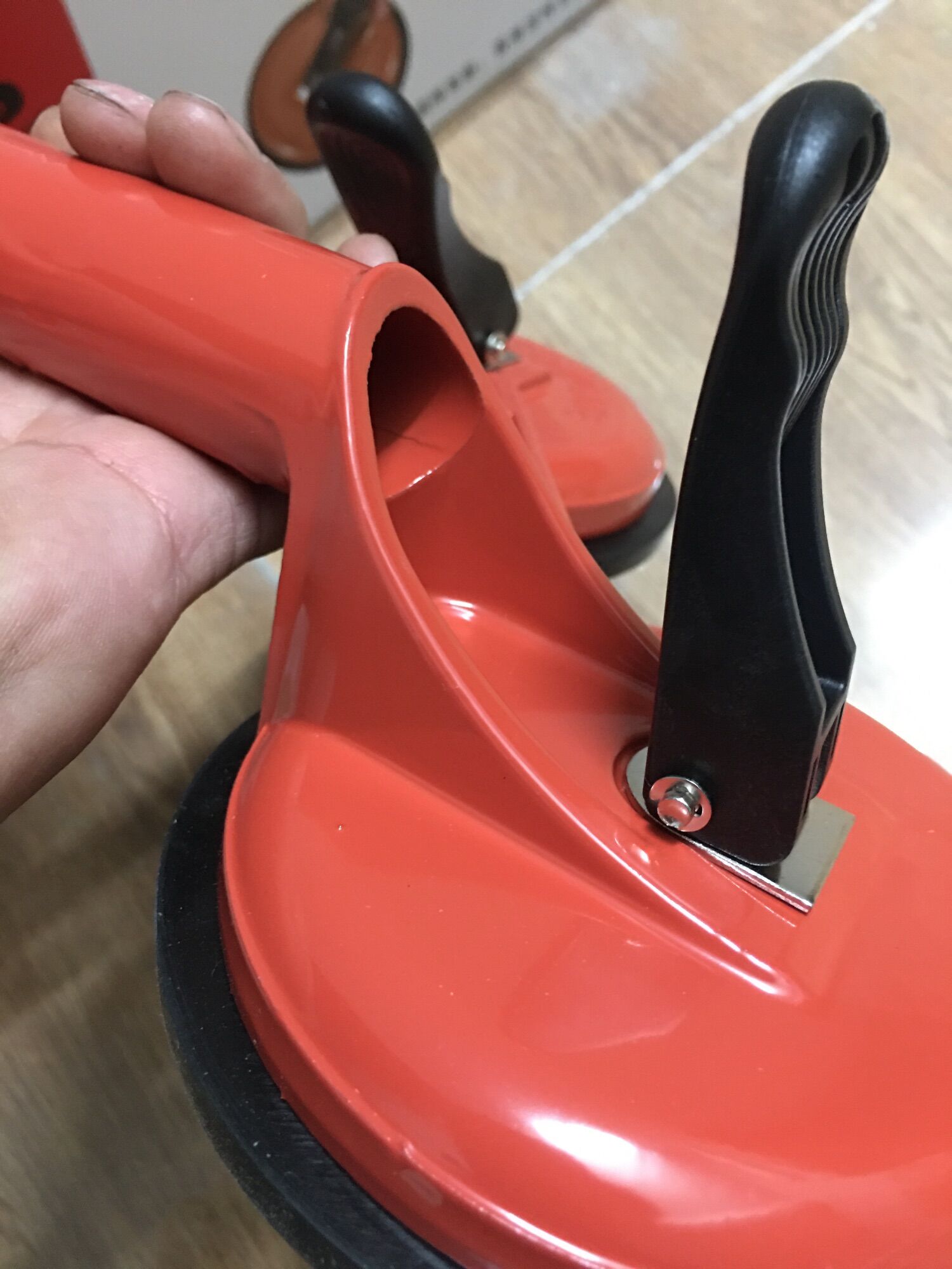 Tay hít kính, hít gạch 3 chân