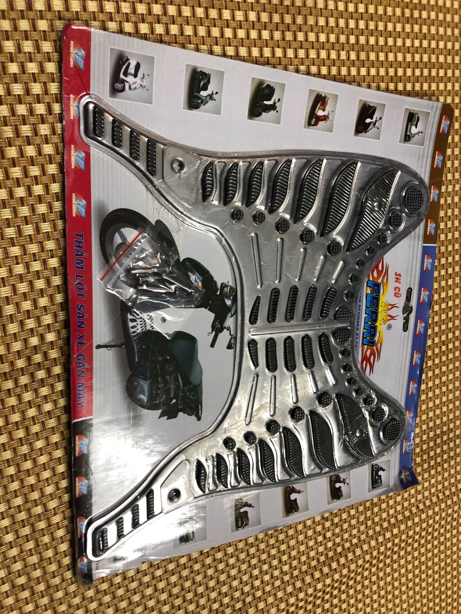 Sàn lót chân inox cao cấp xe SH nhập 2007-2008 (giá rẻ mẫu mã đẹp-sản phẩm rất dễ dàng thao tác tự mình lắp đặt cũng như khi tháo gỡ vệ sinh