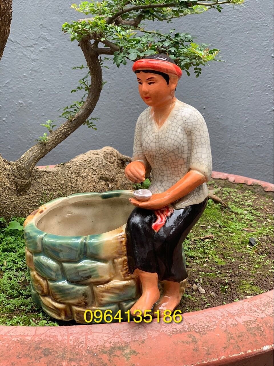 Tượng chậu trồng cây bon sai cô tấm bên giếng gốm sứ Bát Tràng