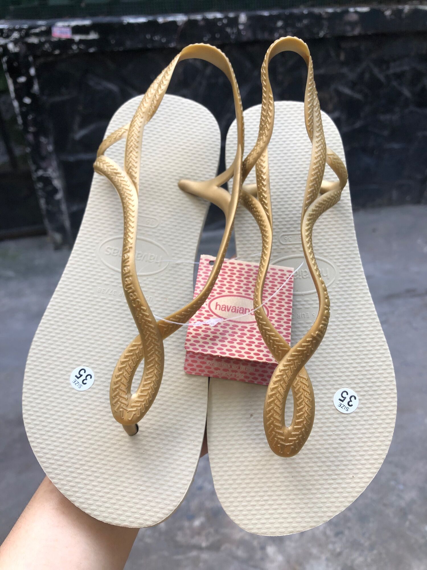 Sandal đi biển cực hot
