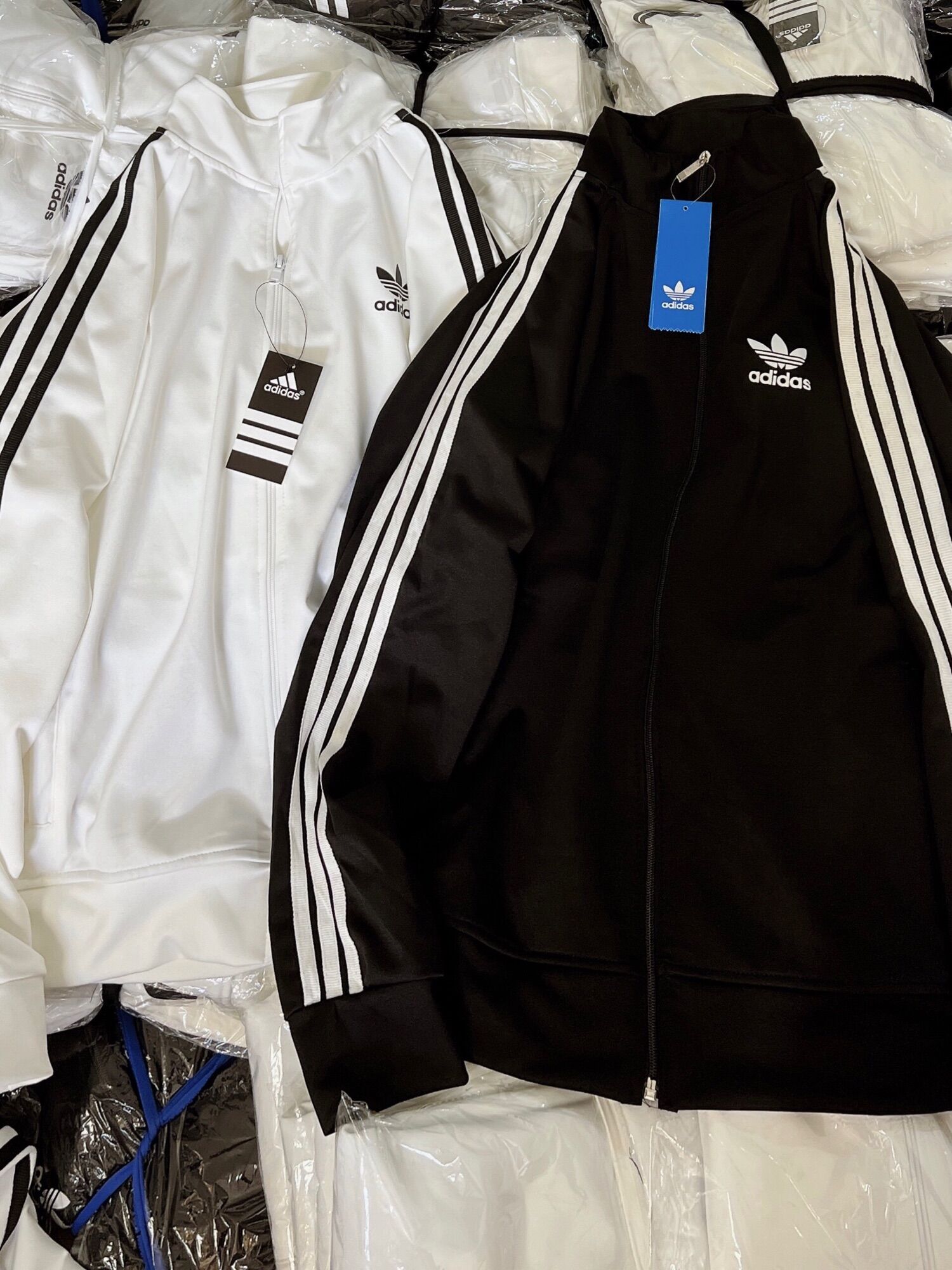 Ao khoác Adidas