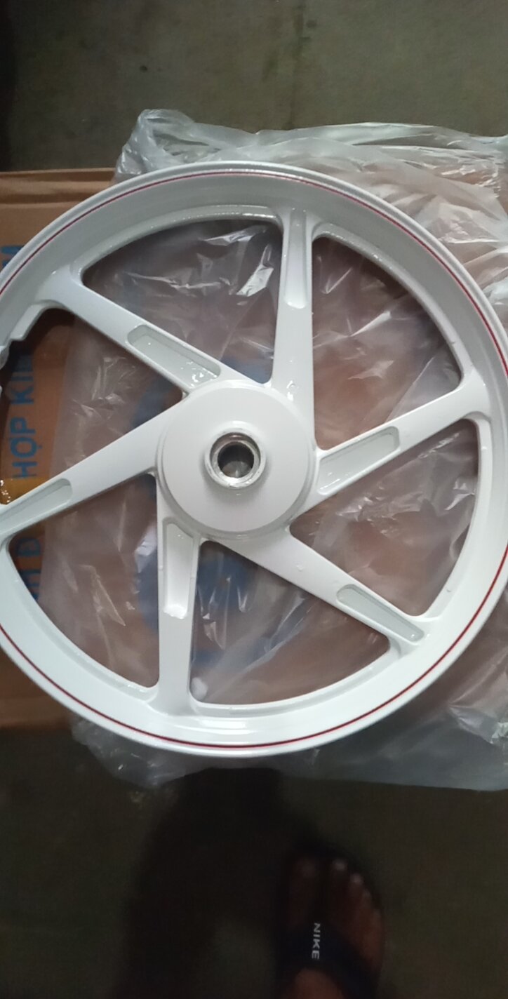 cặp mâm 6 cây satrea đùm đen.loại tốt