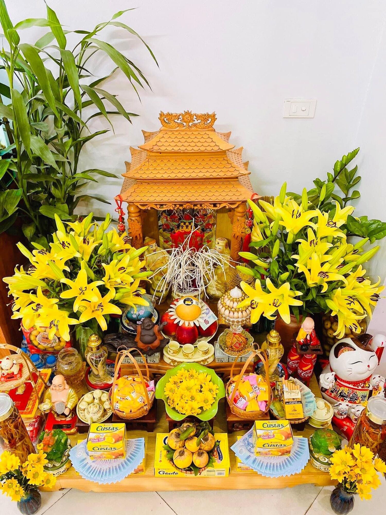 Tháp Tỏi 5 tầng thờ Thần tài