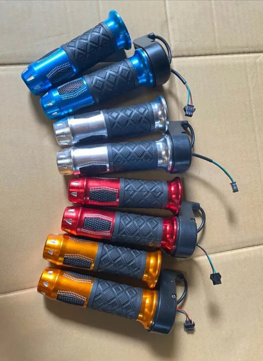 Tay ga xe điện ốp nhôm