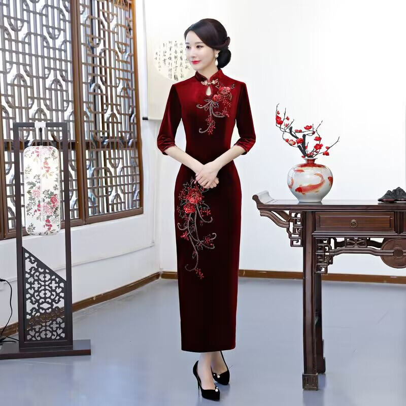 Váy Cưới Cạp Cao Bằng Vải Nhung Vàng Thêu Hoa Dài Đến Giữa Chân Cho Phụ Nữ Trung Niên Và Cao Tuổi Vá