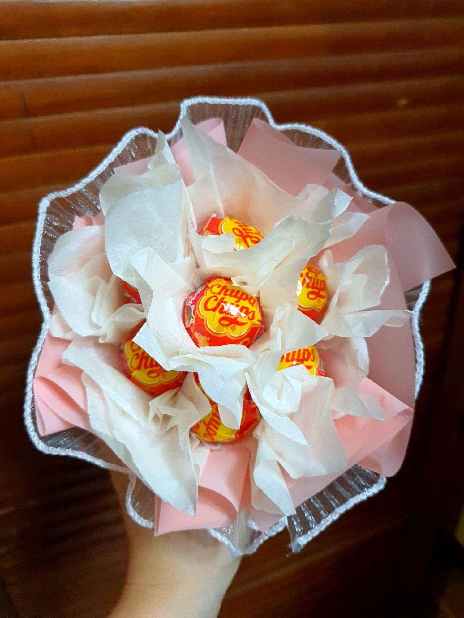 Bó hoa kẹo mút tặng crush thêm ngọt ngào