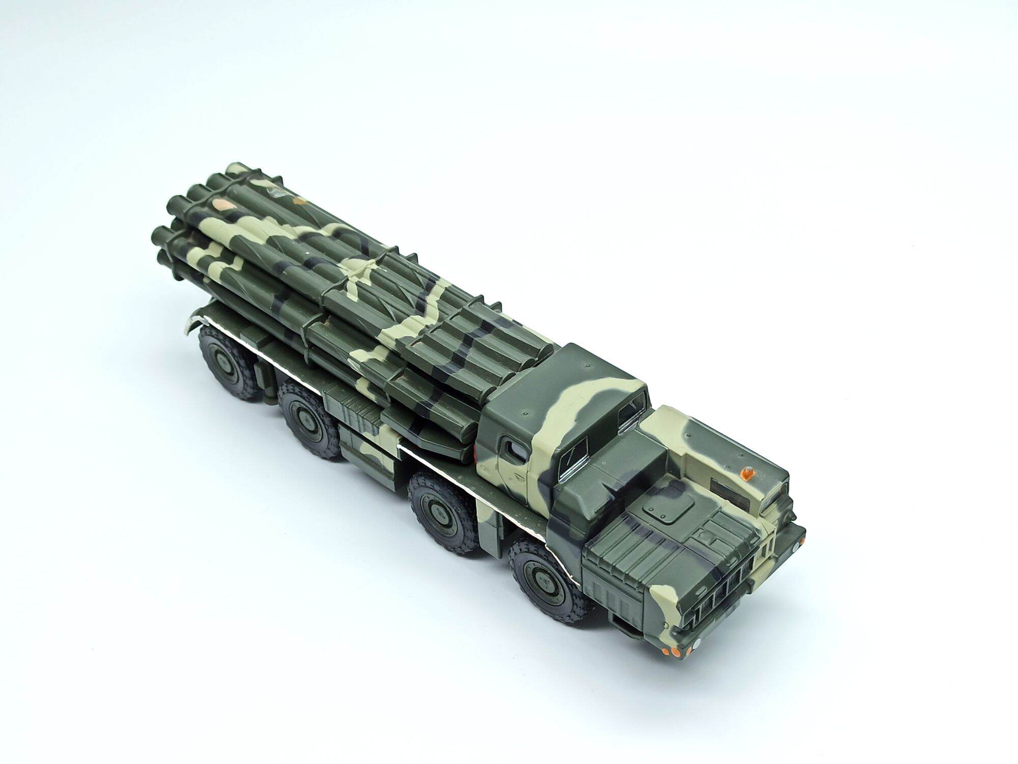 Mô hình xe BM-30 MLRS Smerch tỷ lệ 1/72