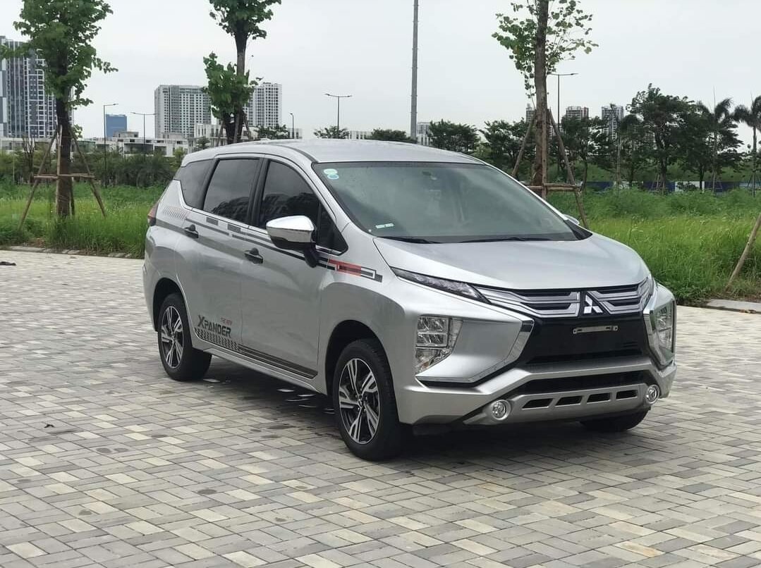 tem dán hông xe Xpander thể thao sang trọng ms201