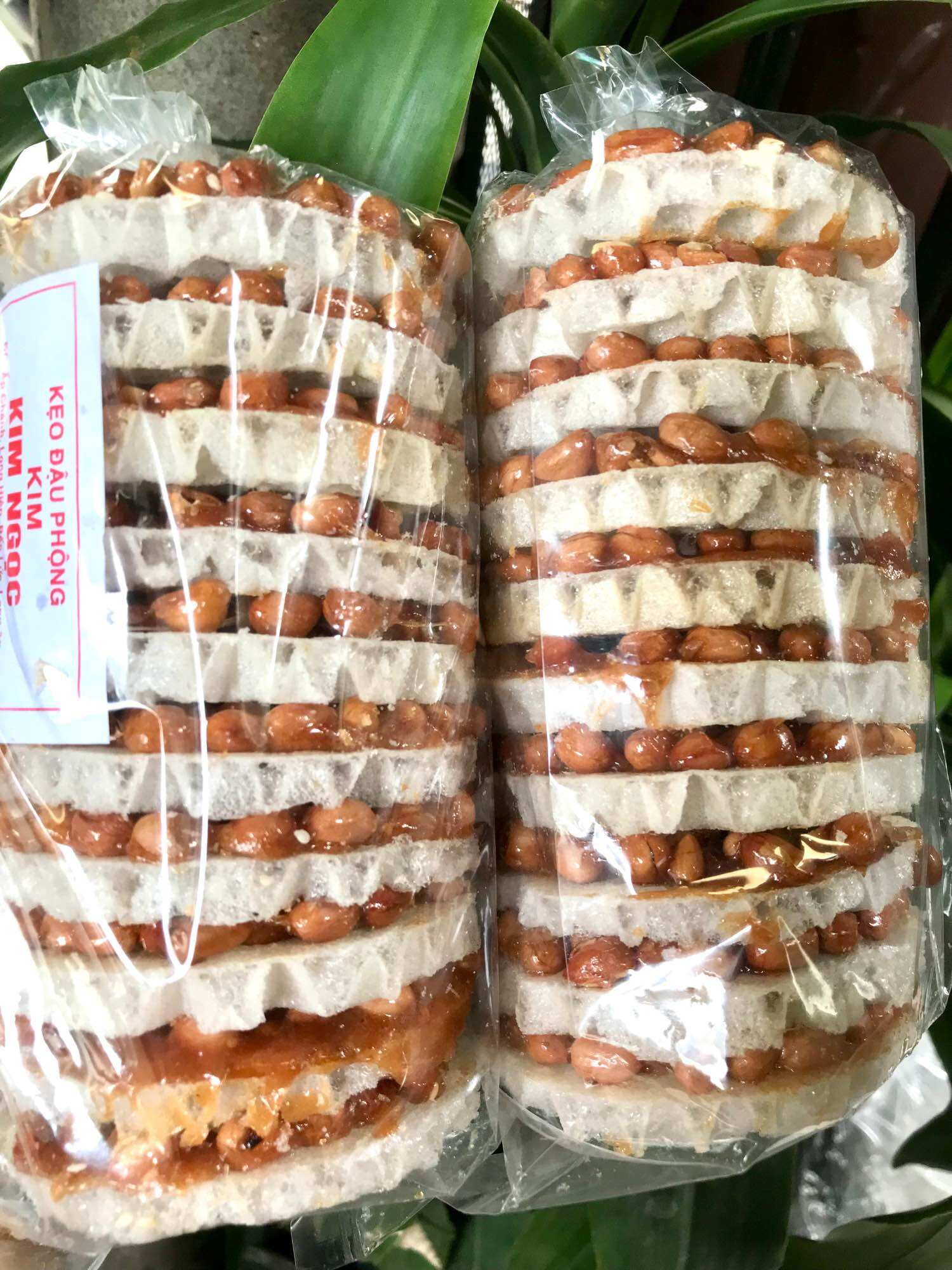 Kẹo đậu phộng bánh tráng cây 250g( 10 miếng )
