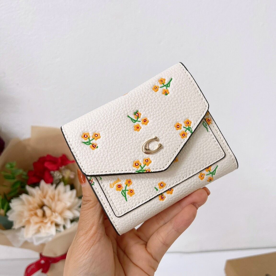 Ví coach hoa phun nổi siêu xinh