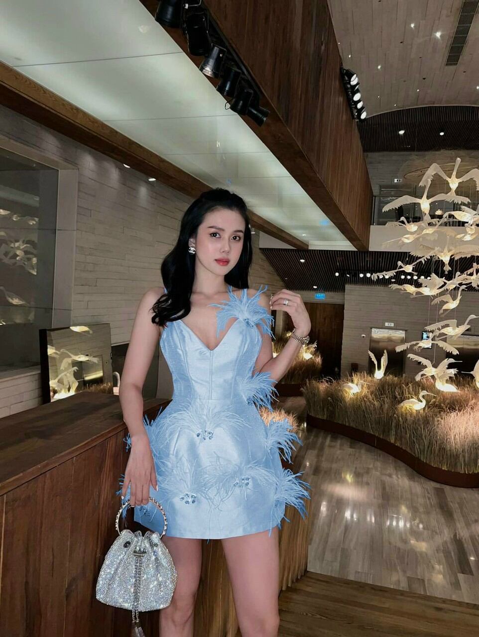 ĐẦM SUÔNG ĐÍNH LÔNG KẾT ĐÁ