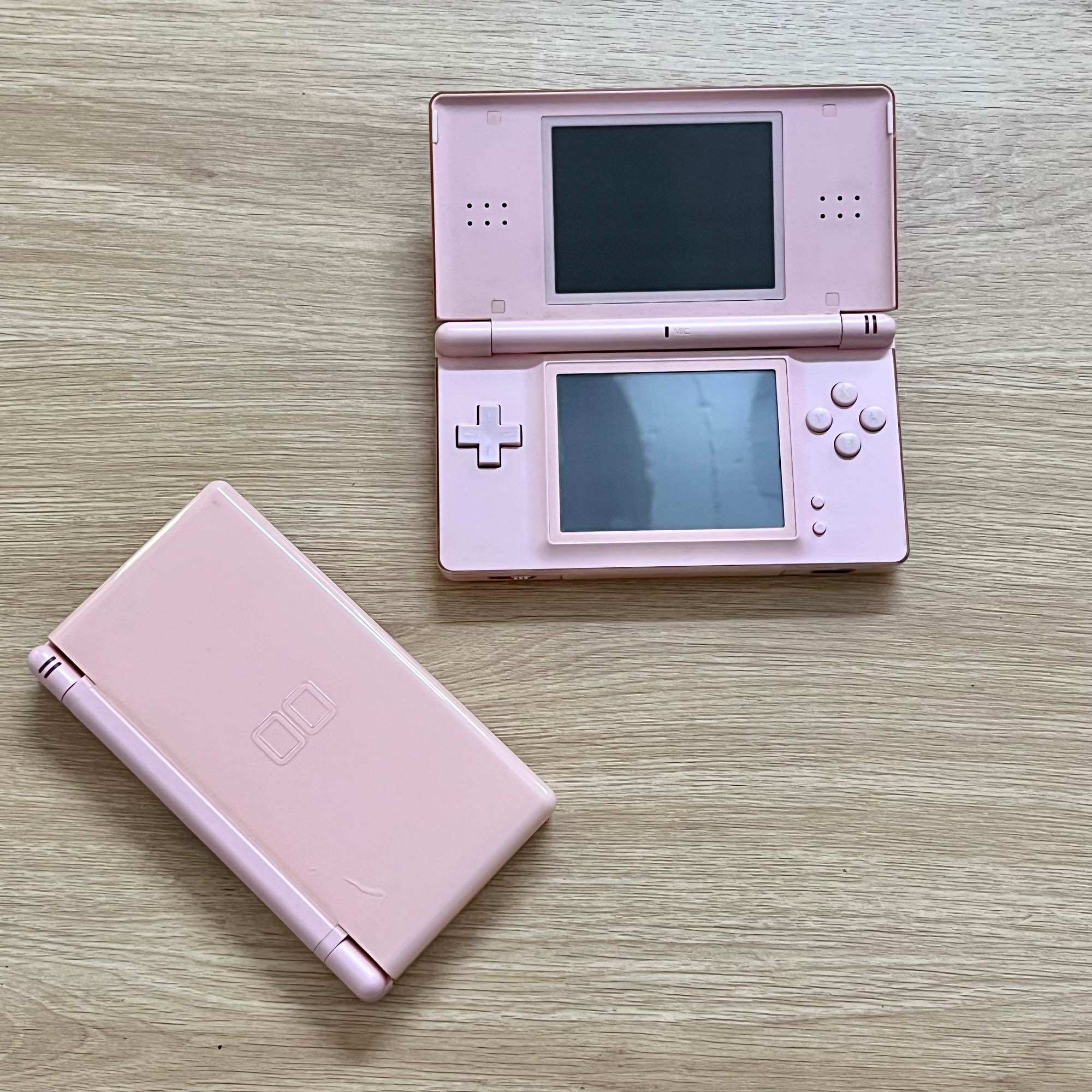 Máy Chơi game Nintendo DS Lite ( Full 2000 Game Free)