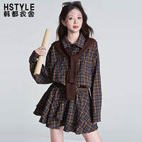 HSTYLE | Bộ Đầm Caro và Khăn Quàng kèm Dây Nịt