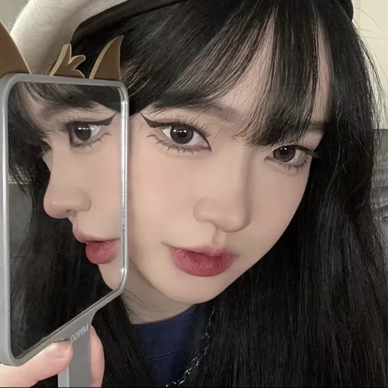 BÚT KẺ MẮT VÂN ĐÁ LAMEILA CHỐNG NƯỚC