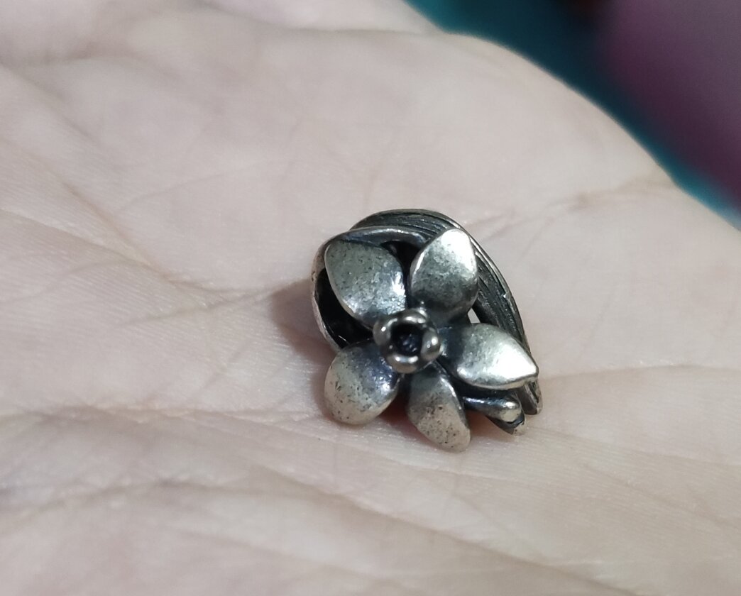 GauBee Charm bạc 925 hoa thủy tiên tb tháng 12
