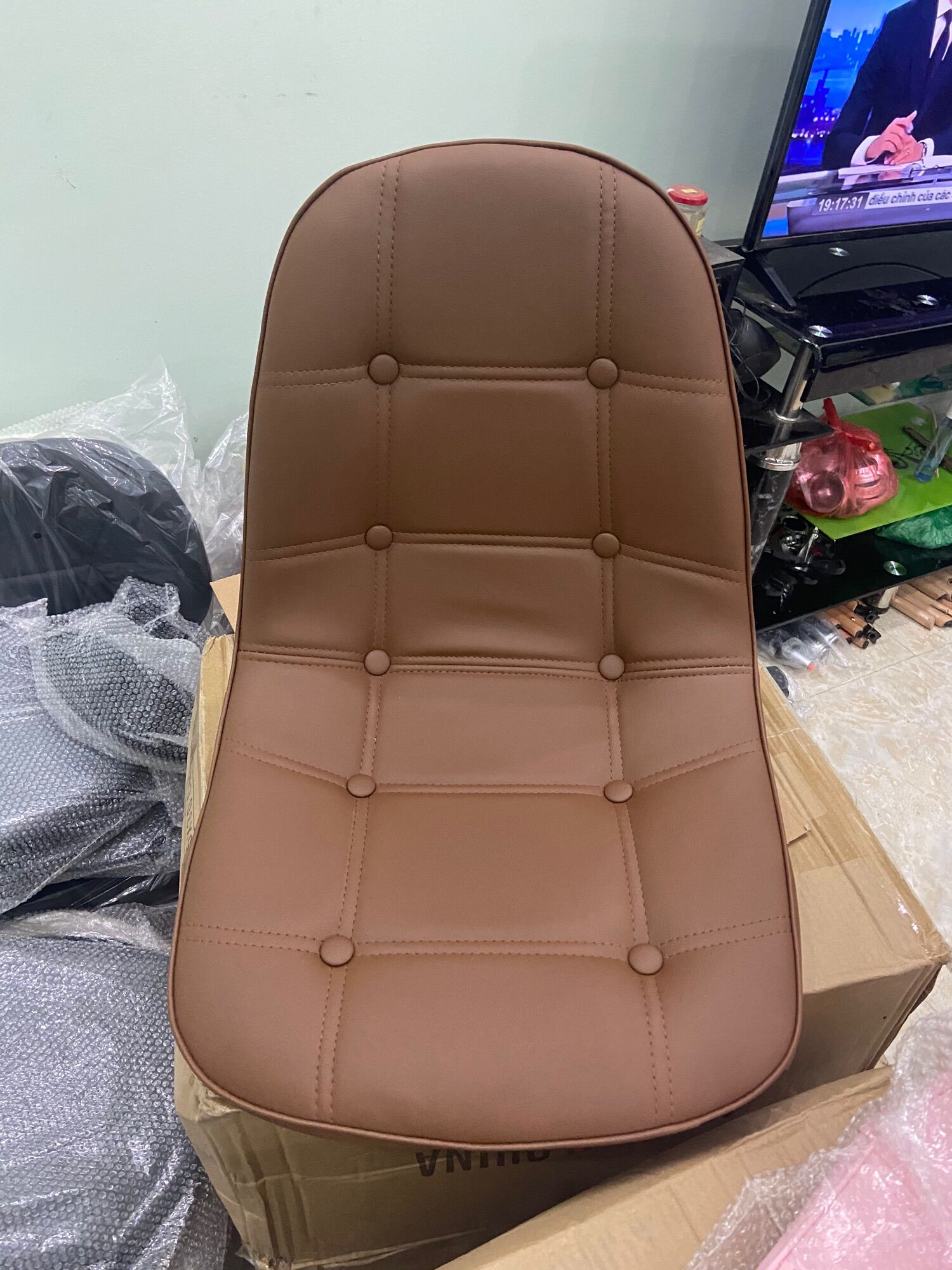 Ghế đệm eames da cúc