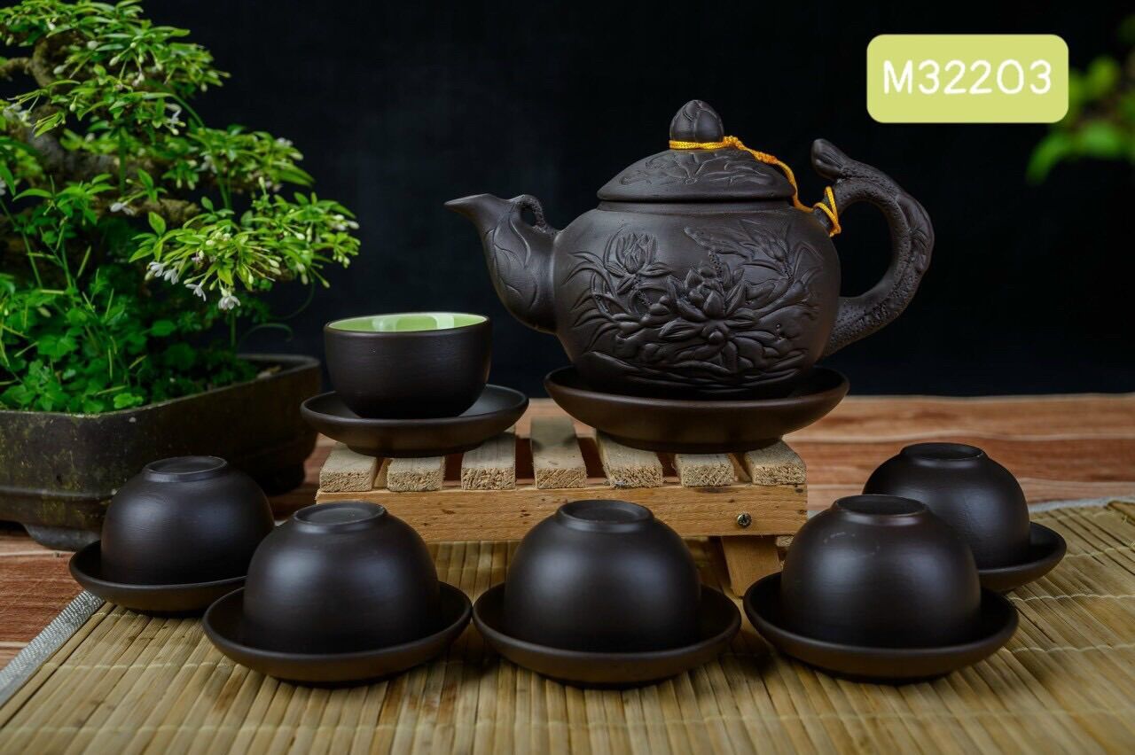 Bộ ấm chén gốm Sa tử. Gốm sứ Bát Tràng.