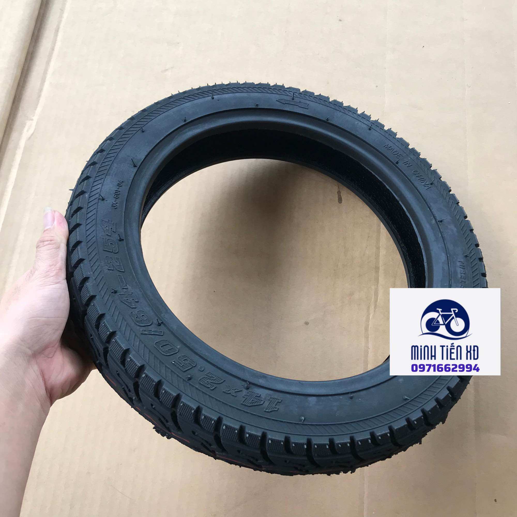 Lốp 14x2.50 không săm thay cho xe đạp điện