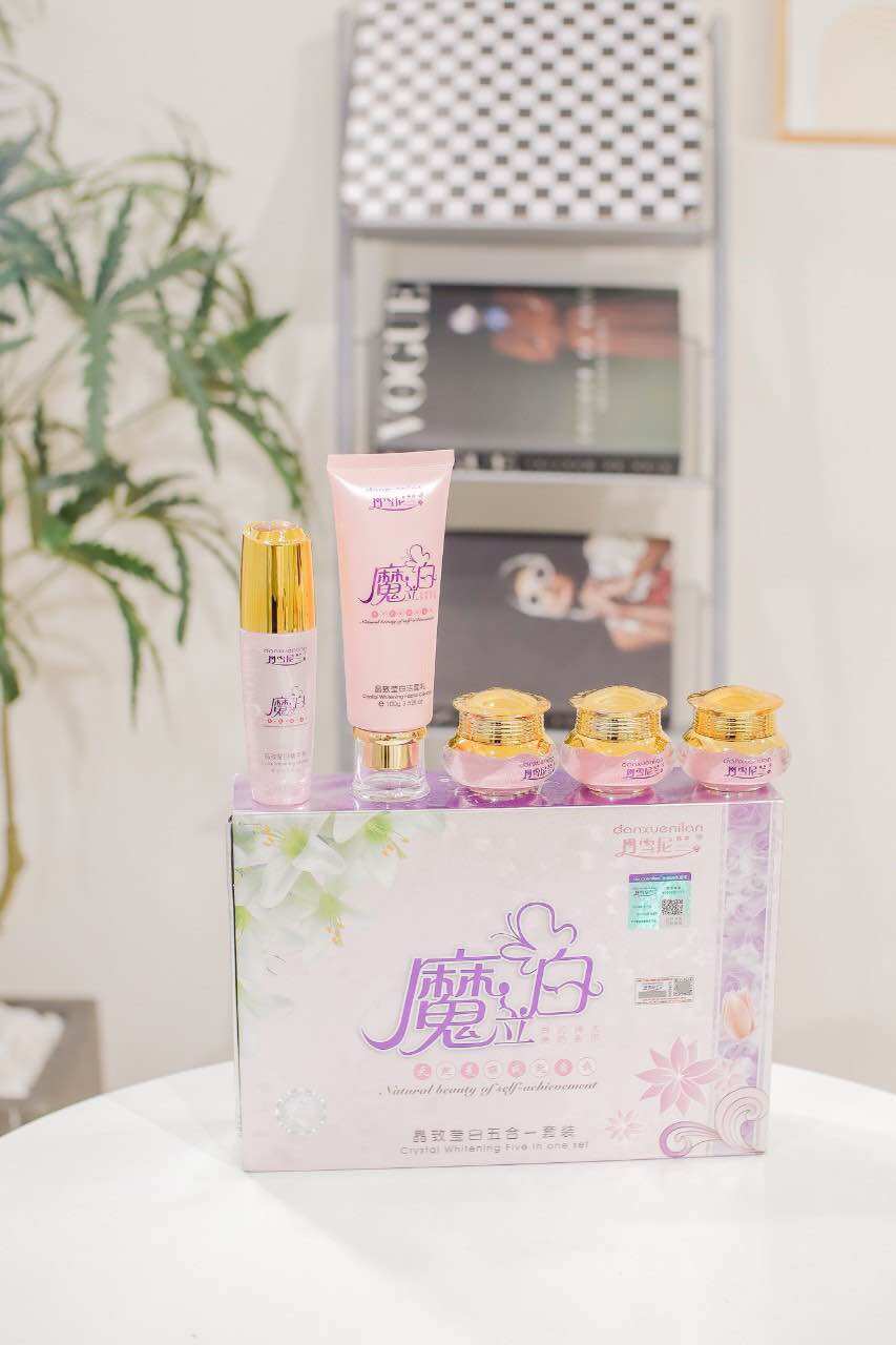 mỹ phẩm hoàng cung hồng