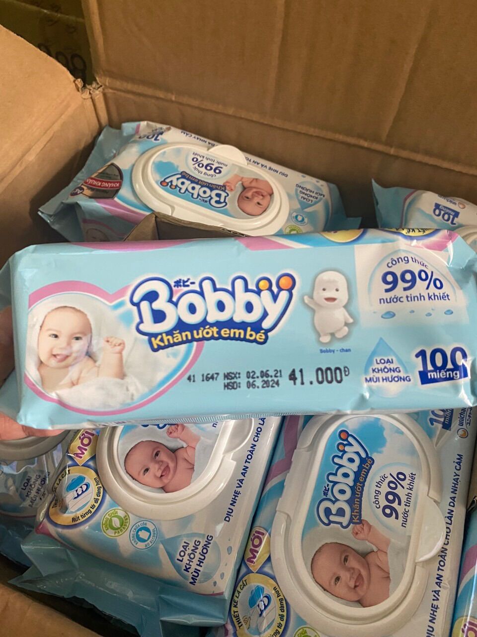 Khăn ướt Bobby không hương 100 tờ