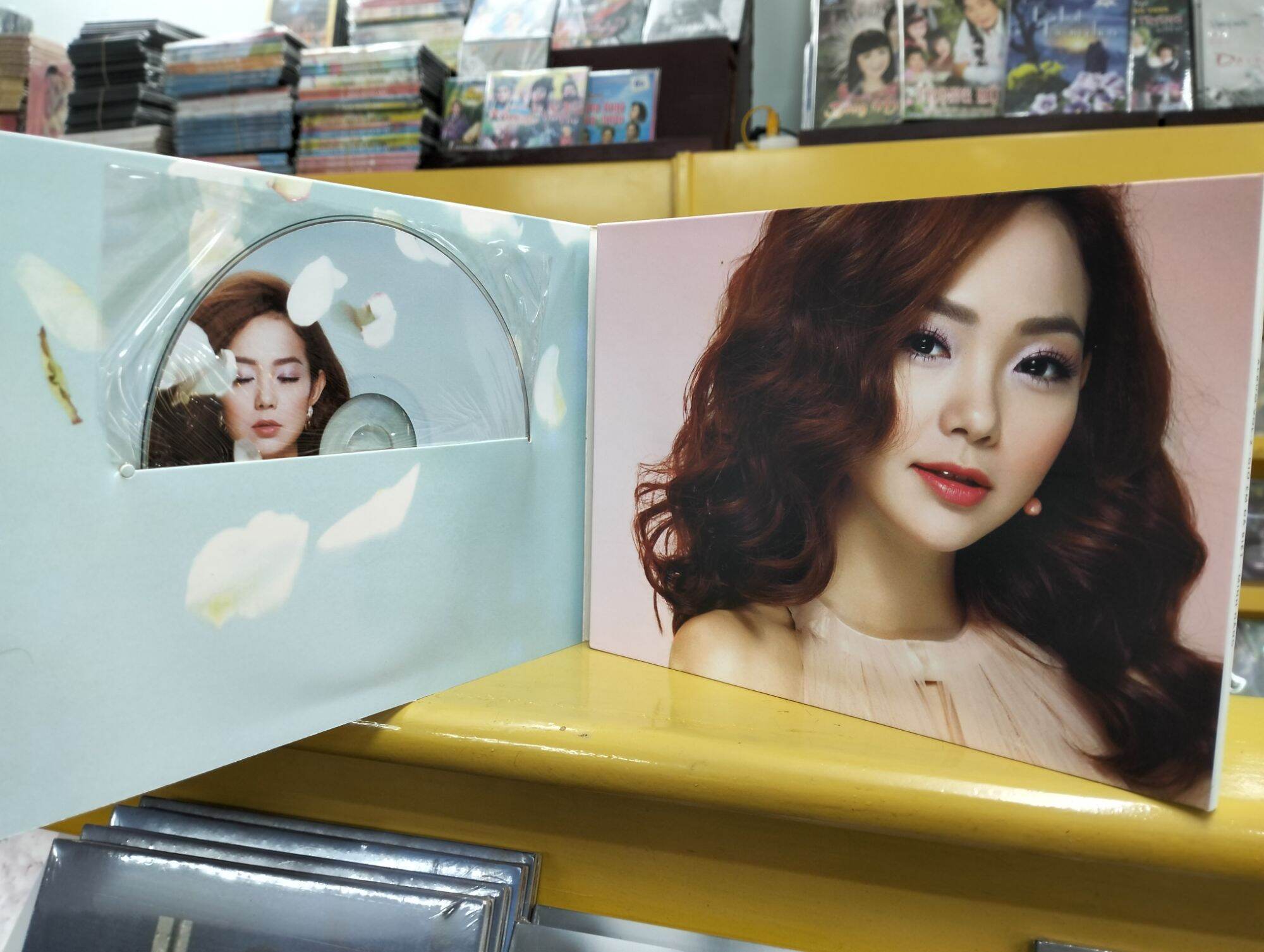 CD & DVD Minh Hằng vol. 2 - Giờ em đã biết