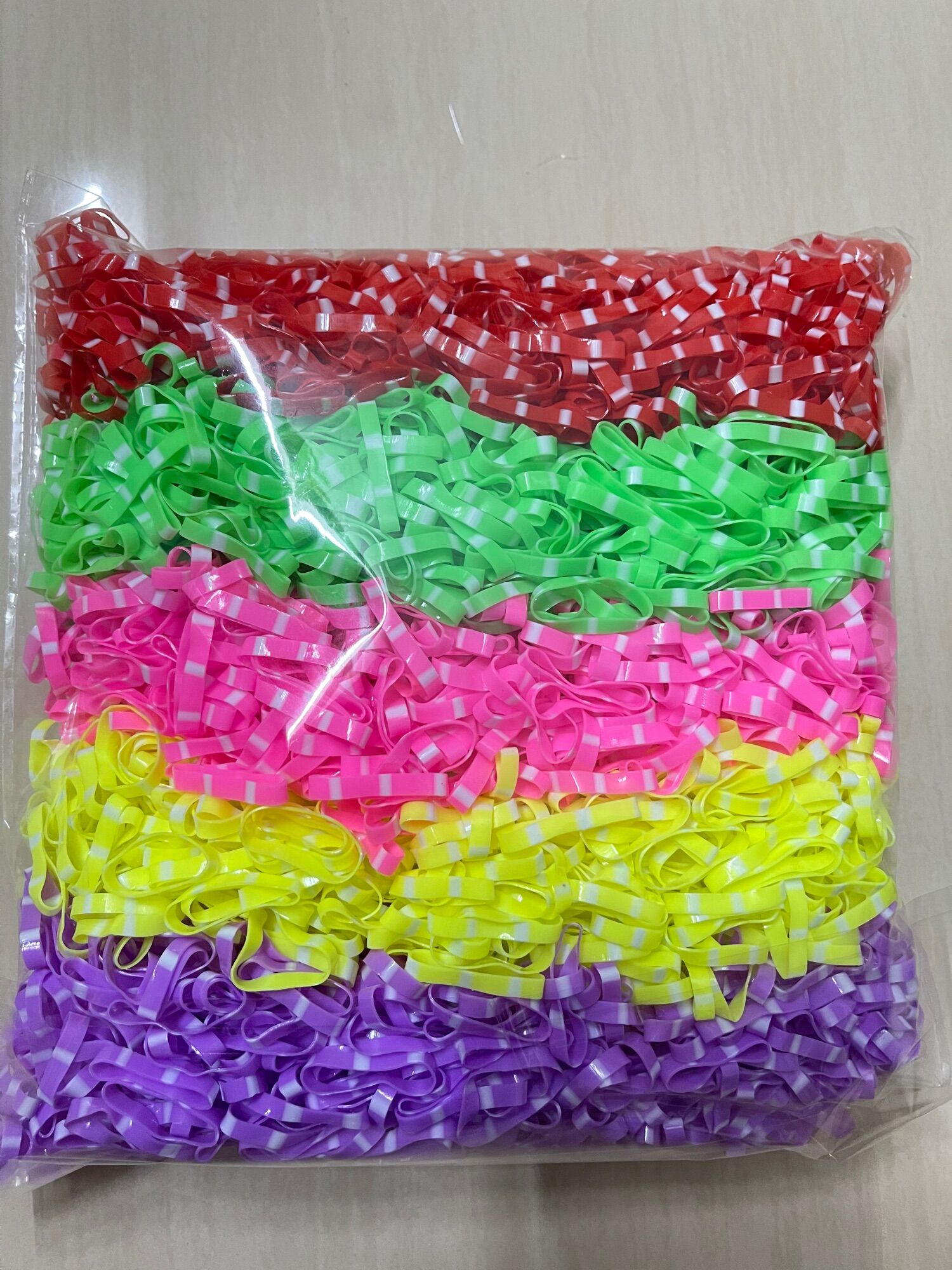 Thun cột tóc 500gram nhiều màu sắc chắc bền.