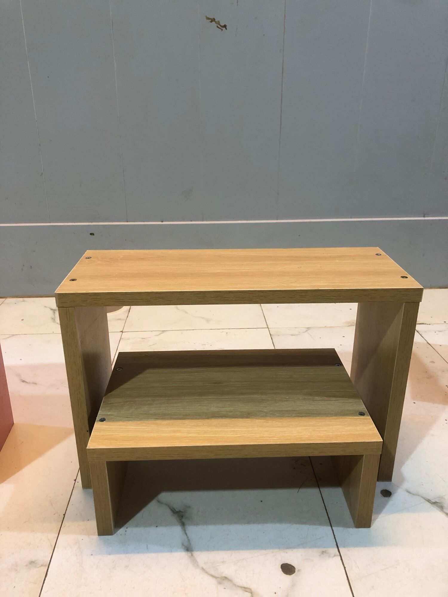 Kệ để chân , tay làm móng nail