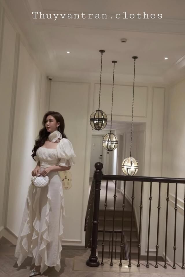Váy đầm tơ nhăn bèo kèm hoa kh