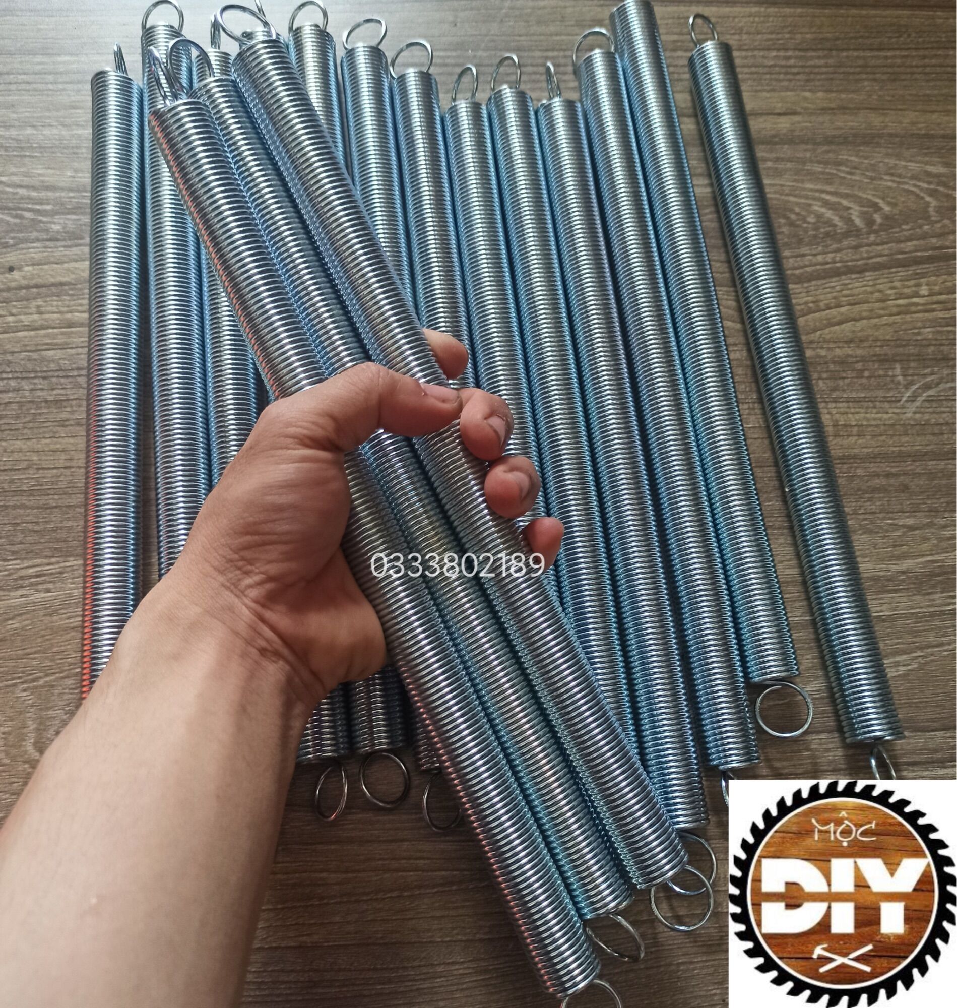 Lò xo kéo phi 20, dài 30cm ( có móc)