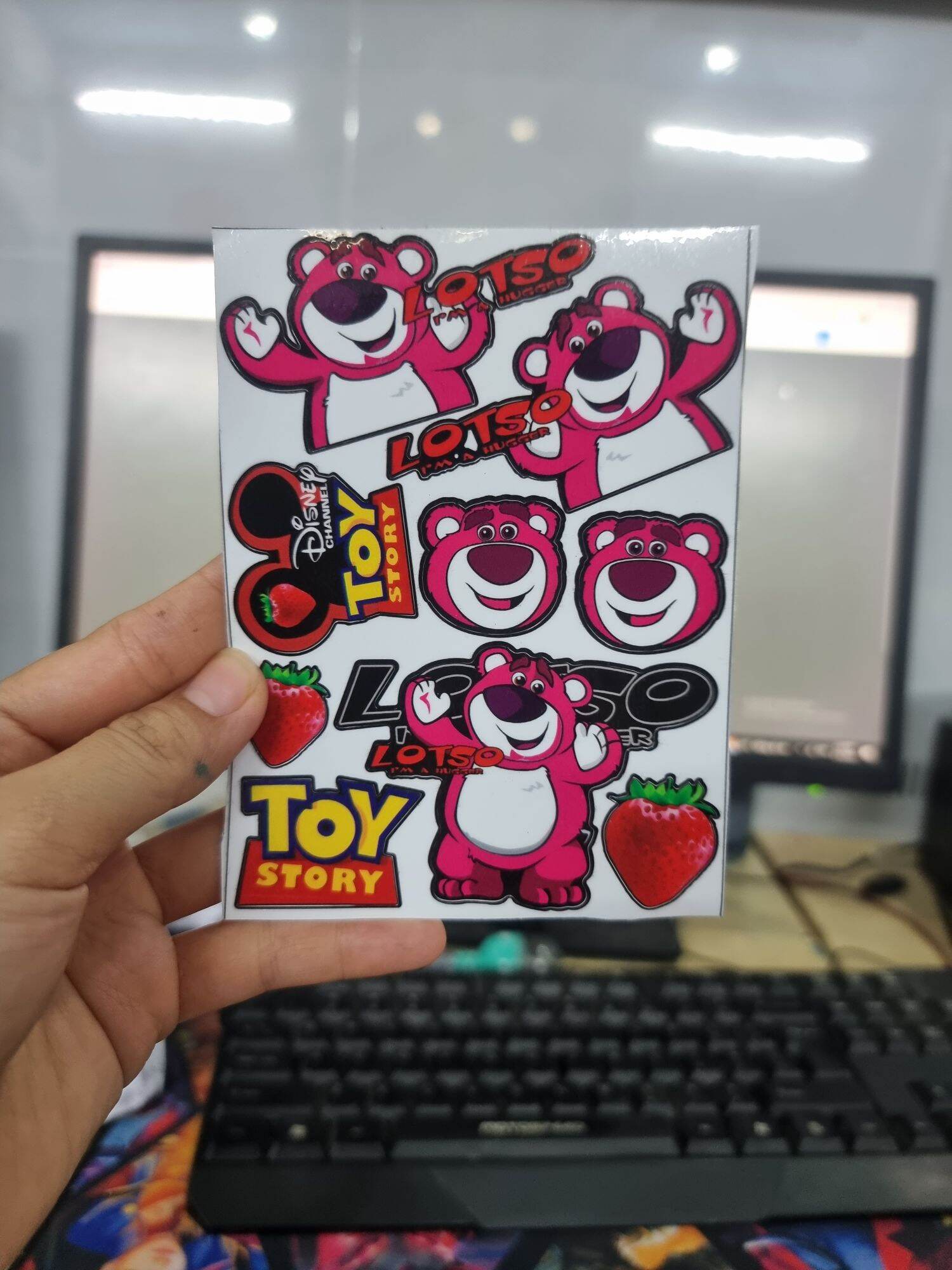 Combo tem logo sticker gấu dâu lotso mini dễ thương