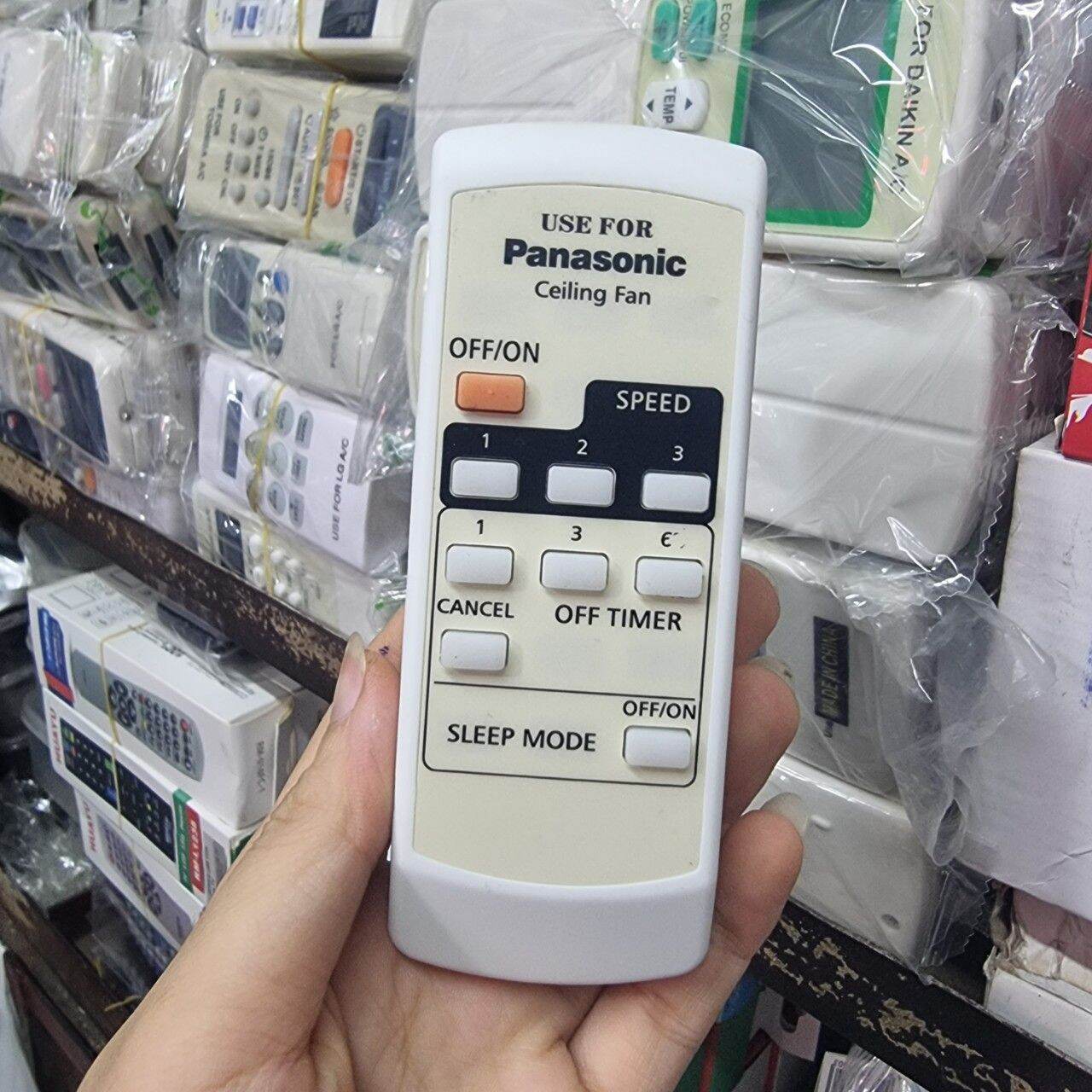 Điều Khiển Quạt Trần Panasonic 4 Cánh