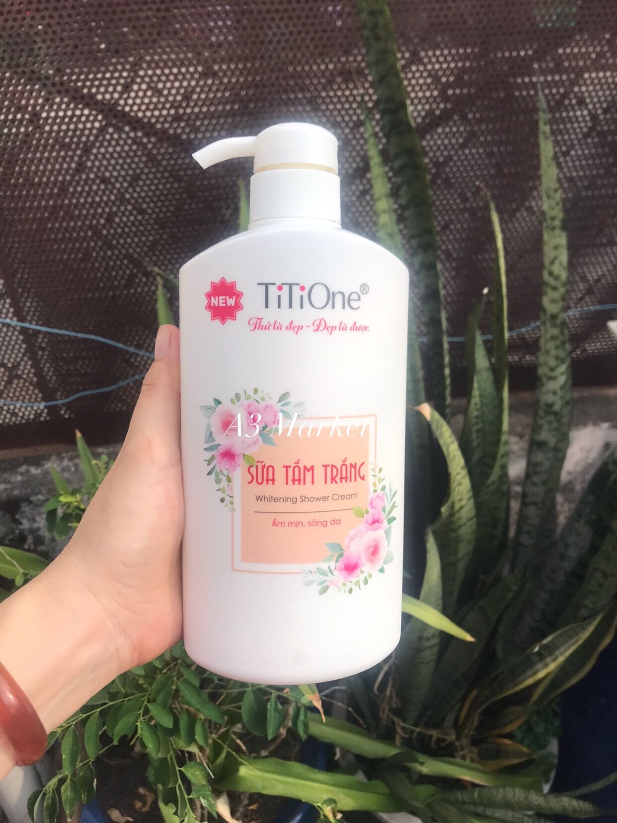 SỮA TẮM TRẮNG DA TITIONE CHAI 750gr