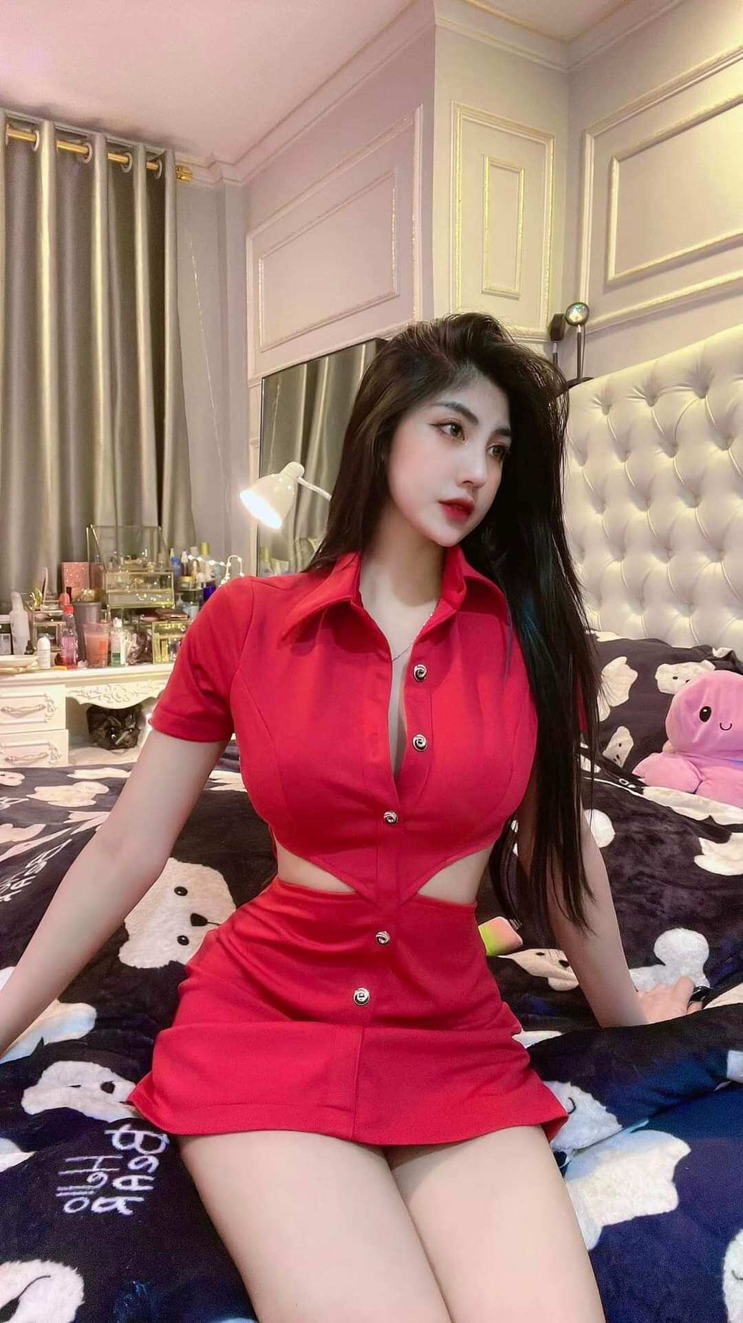 Đầm body khoét eo 60-80kg có mút