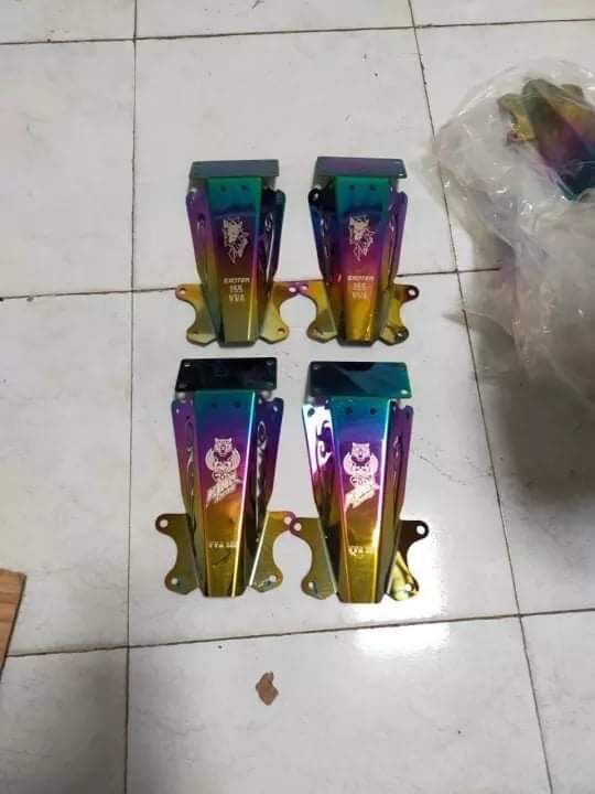 Dè Malay lớn ( Bên trái ) + đuôi titan ex155 (Không ốc)