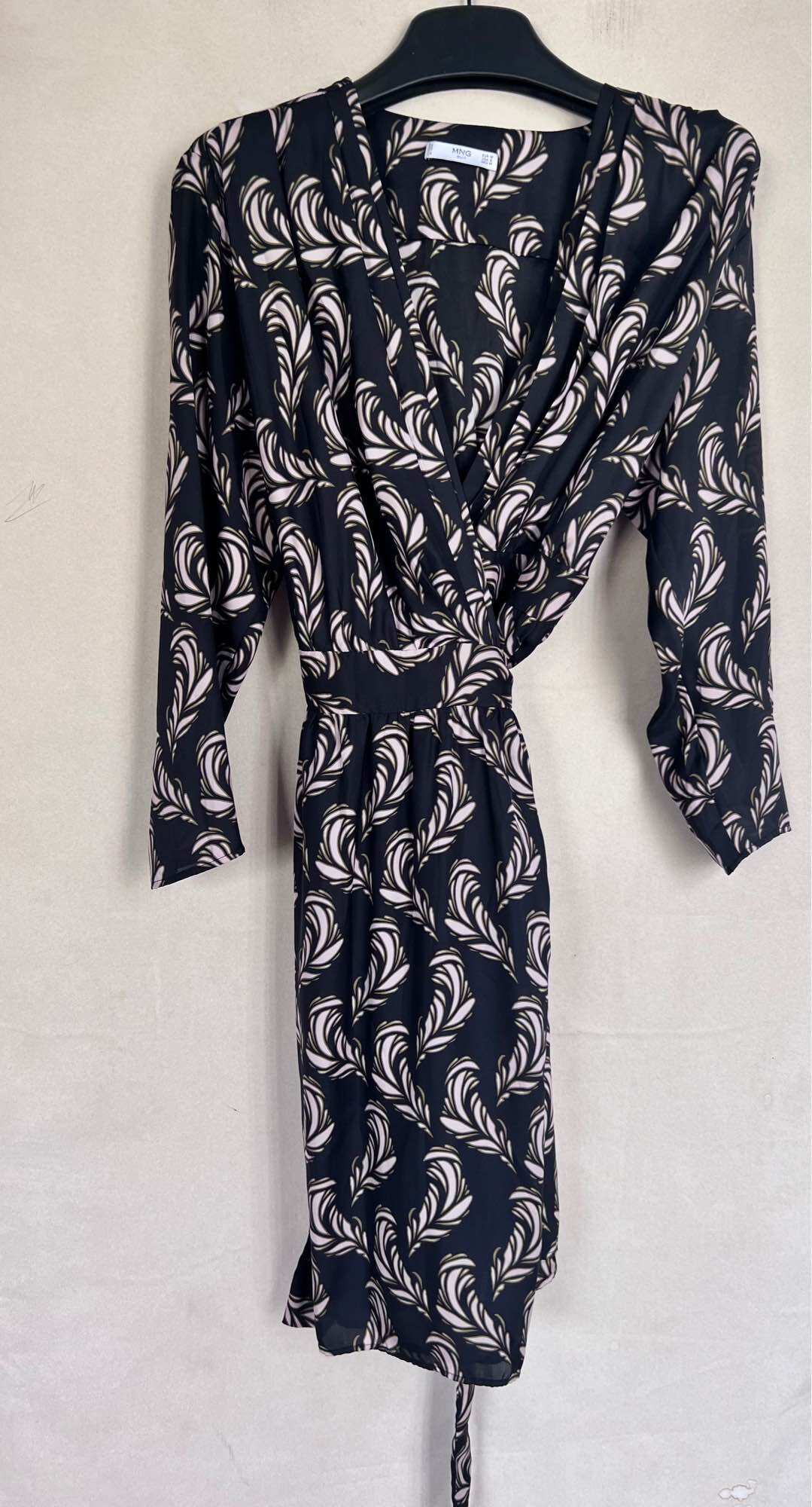 Đầm Mango Hoạ Tiết sz 4, new 90%