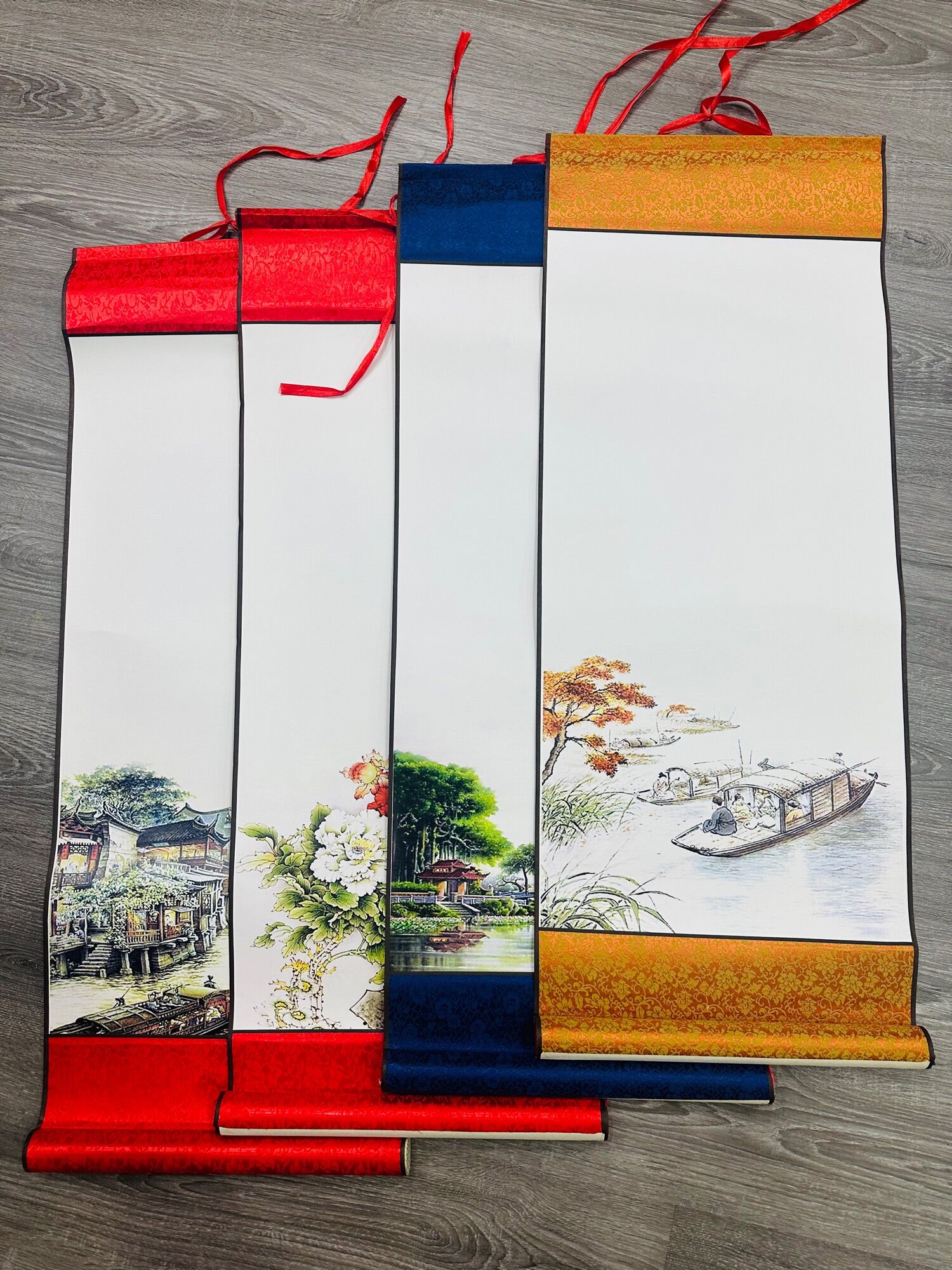 Biểu lụa viết thư pháp..Có hình nền sẵnKích thước 27x80cm