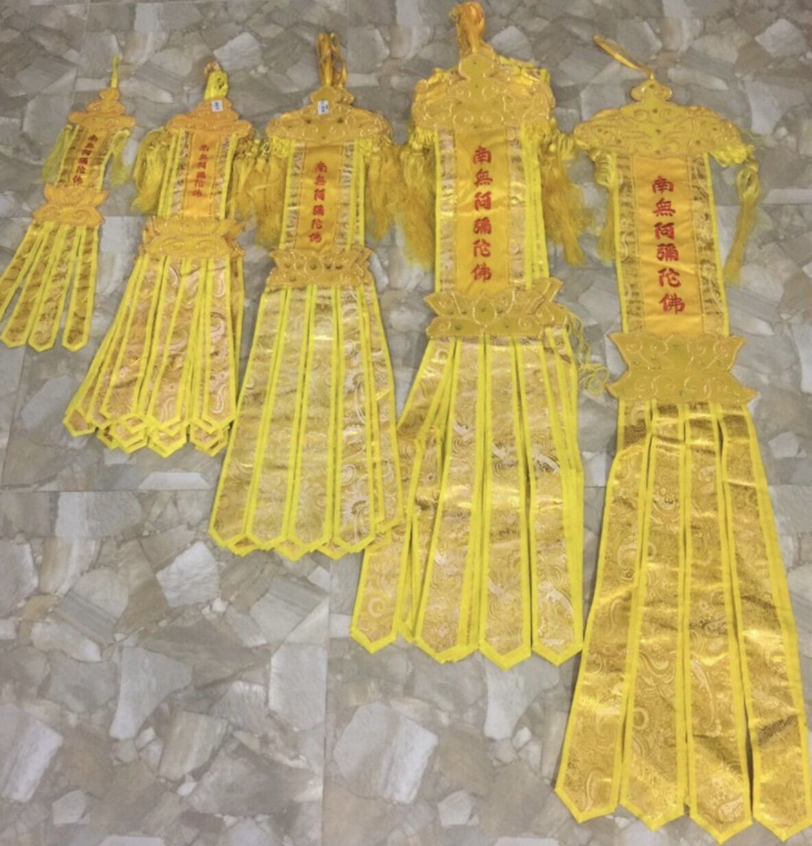 Tràng phan - phướn phật giáo, chất liệu vải satanh
