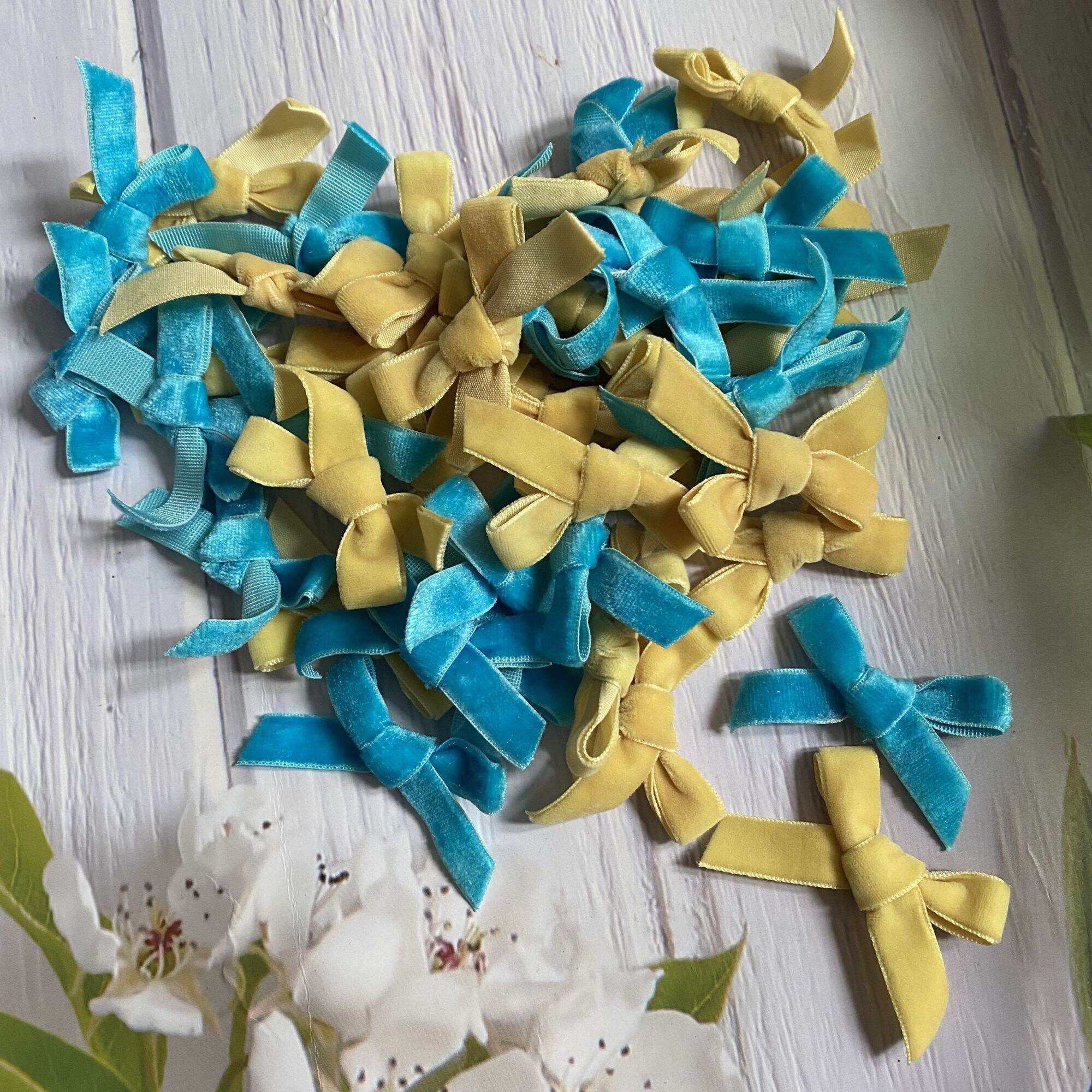 (20 NƠ ) NƠ NHUNG TRANG TRÍ THỦ CÔNG , BẢN  RỘNG 1CM.