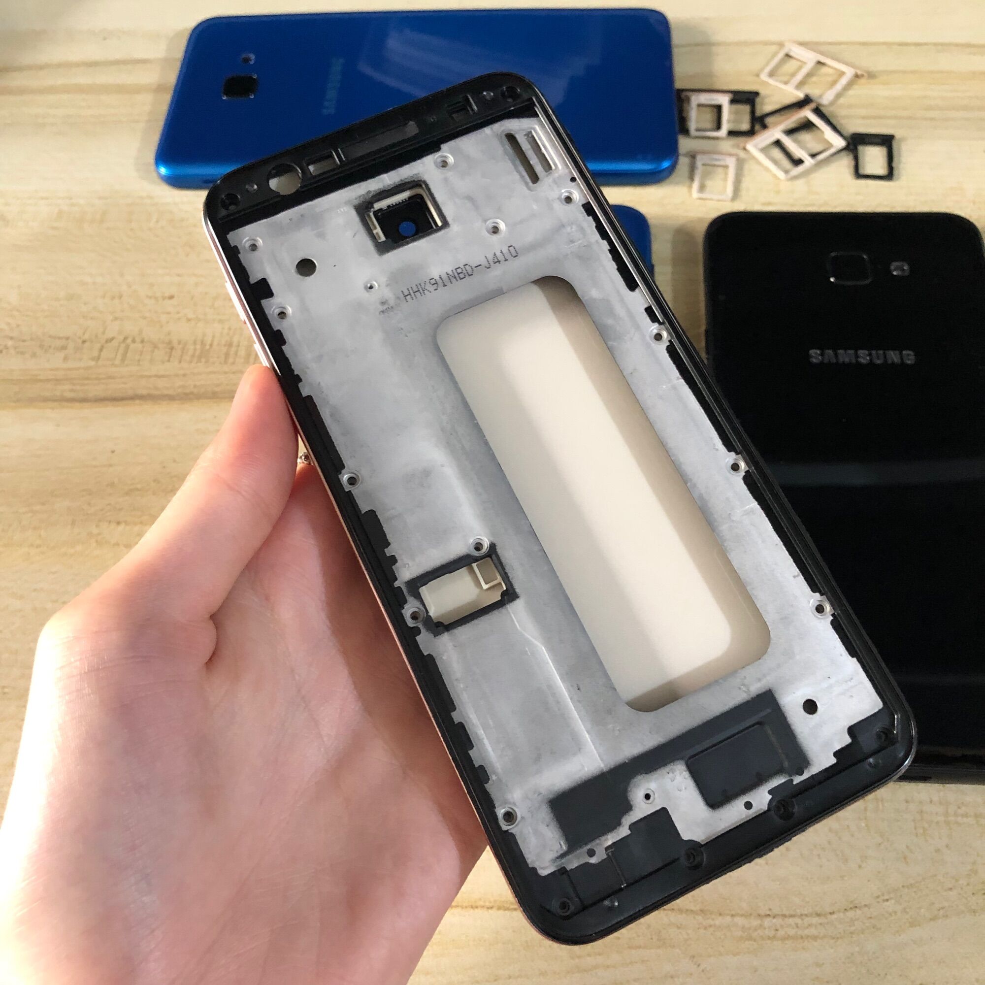 Bộ Vỏ + Sườn  Samsung J4 Core Zin Hàng Cao Cấp. ( Kèm khay Sim )