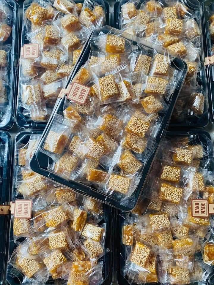 Kẹo khóm mè dừa non nhà làm 500g