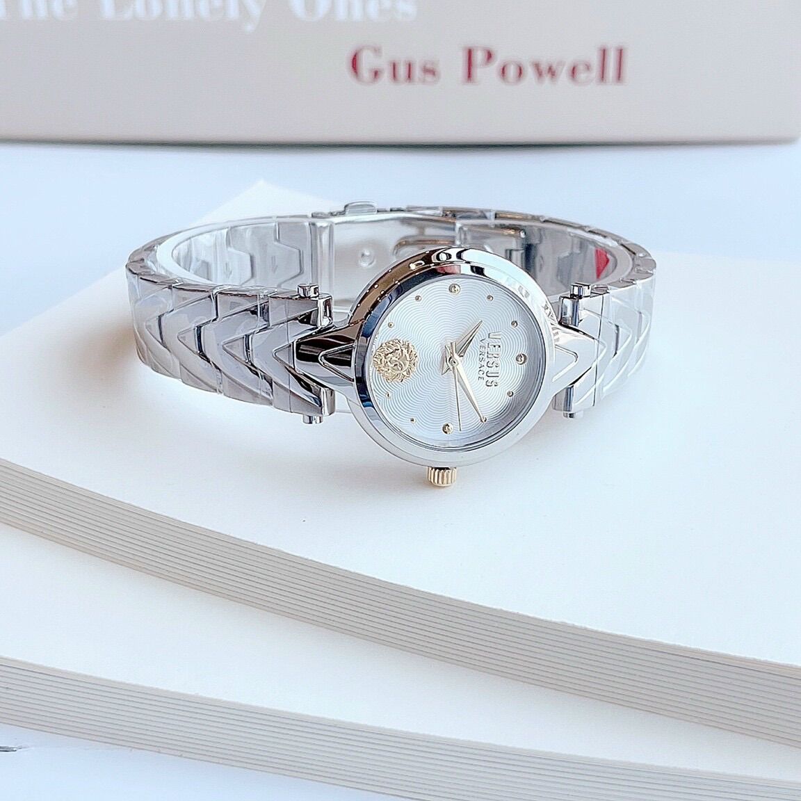 Đồng hồ nữ Versus, size 30mm
