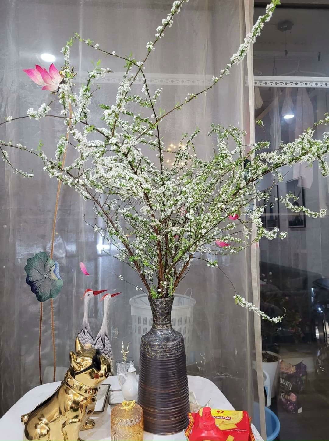 Bình cắm hoa dáng chày, men mộc. Gốm sứ Bát Tràng