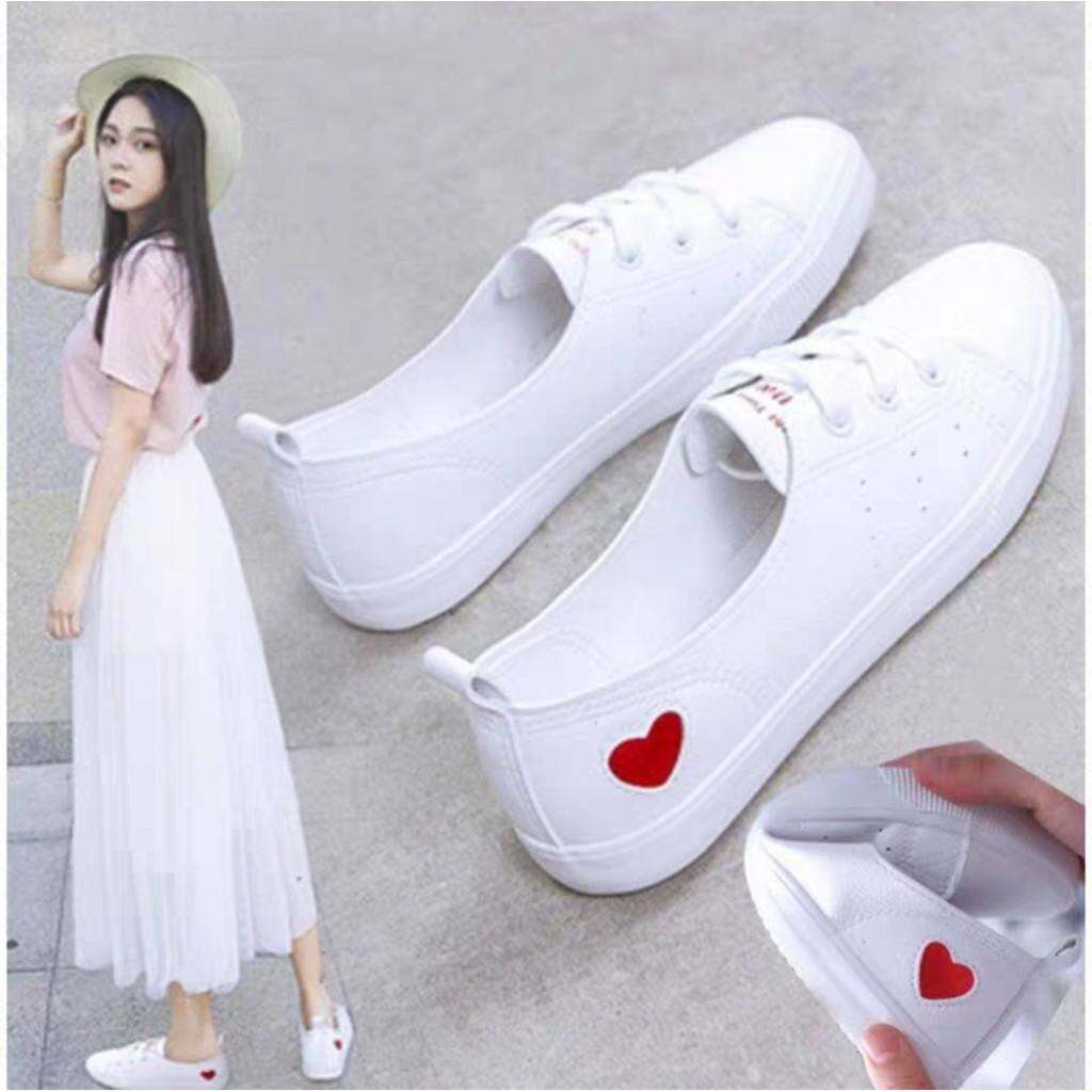 giày thể thao nữ trắng da mềm thêu trái tim