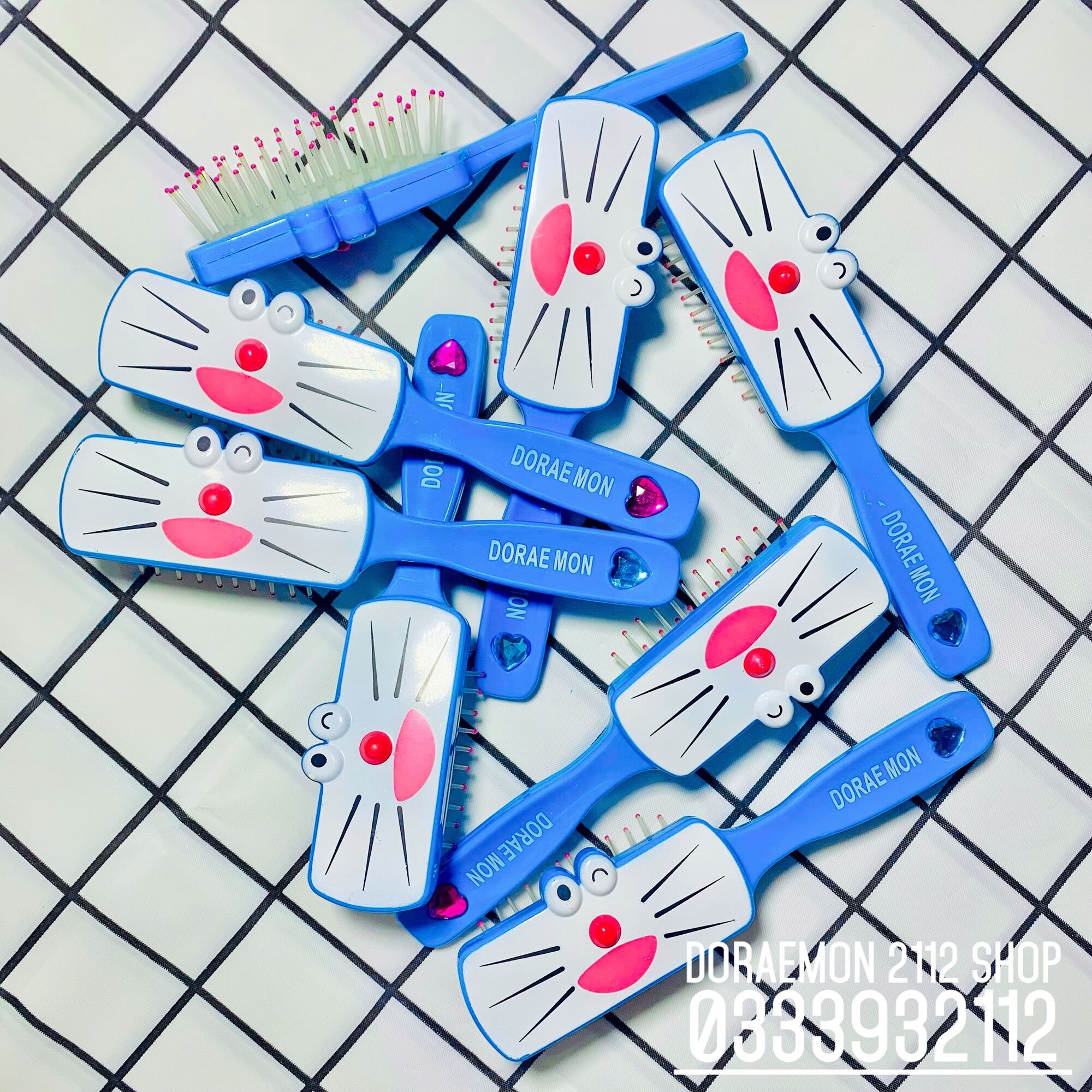 Lược chải tóc Doraemon dễ thương giúp gỡ rối và làm tóc óng mượt