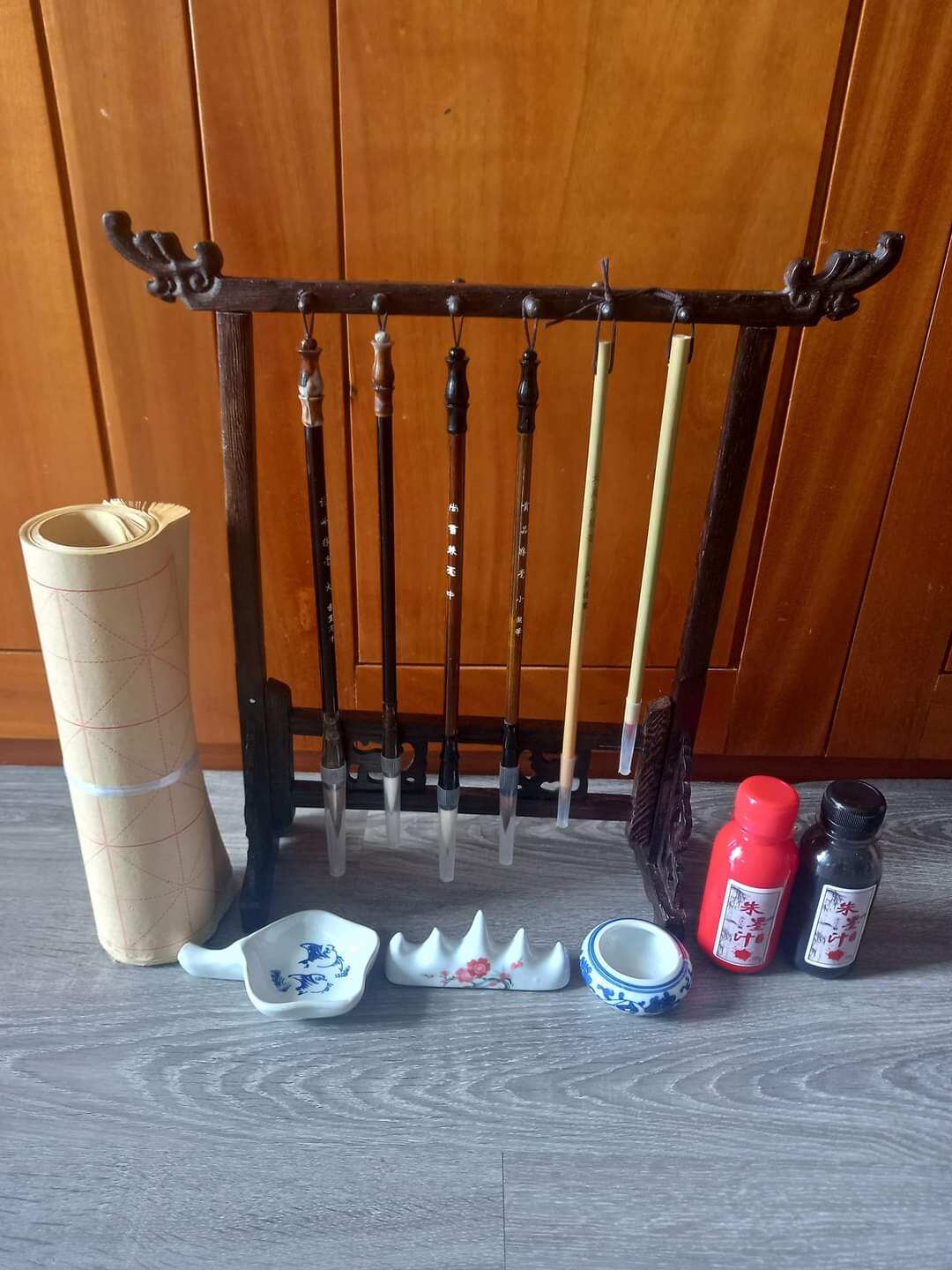 Bộ combo đầy đủ dụng cụ viết thư pháp.