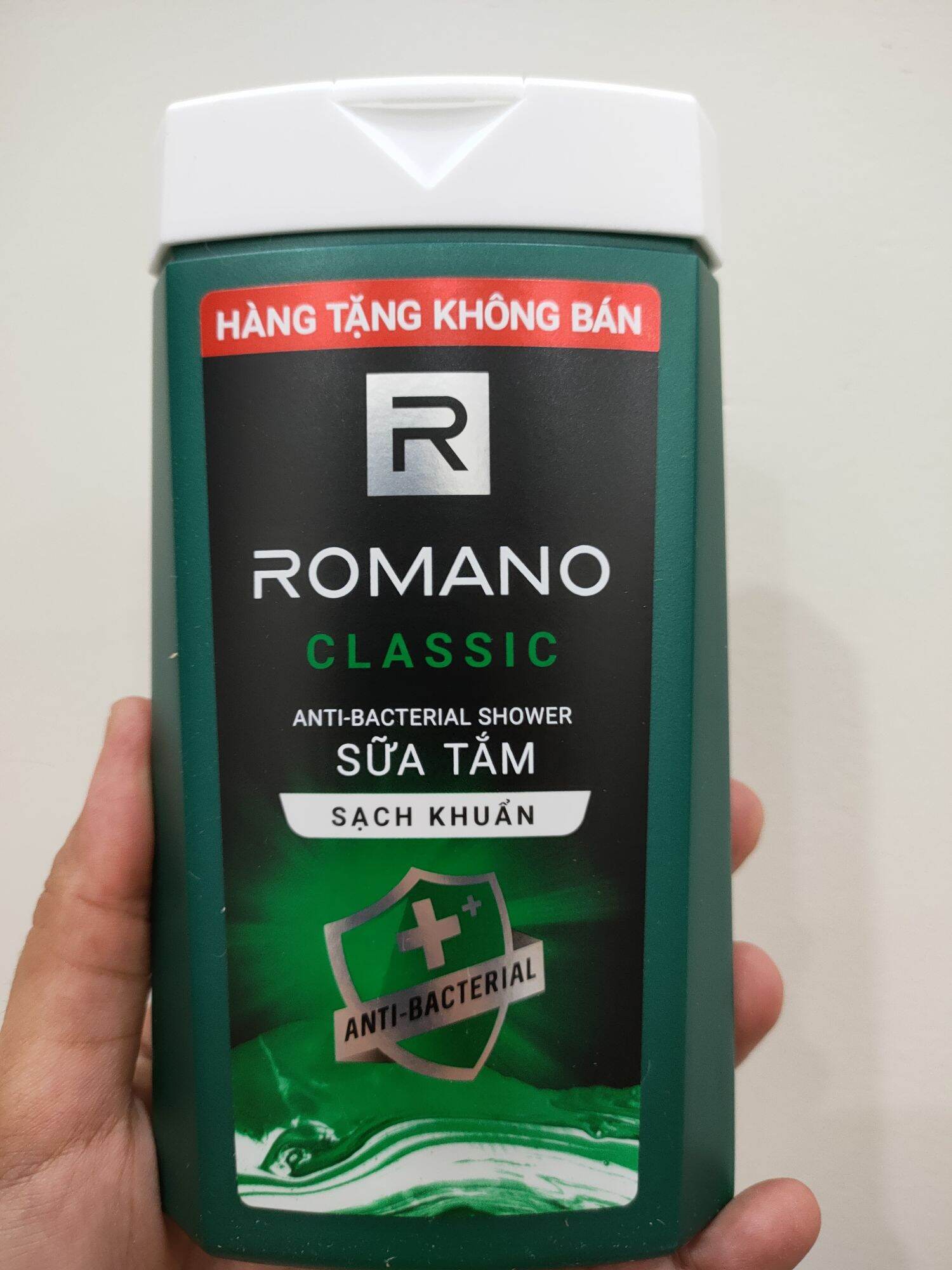 Sữa tắm kháng khuẩn romano classic 150g