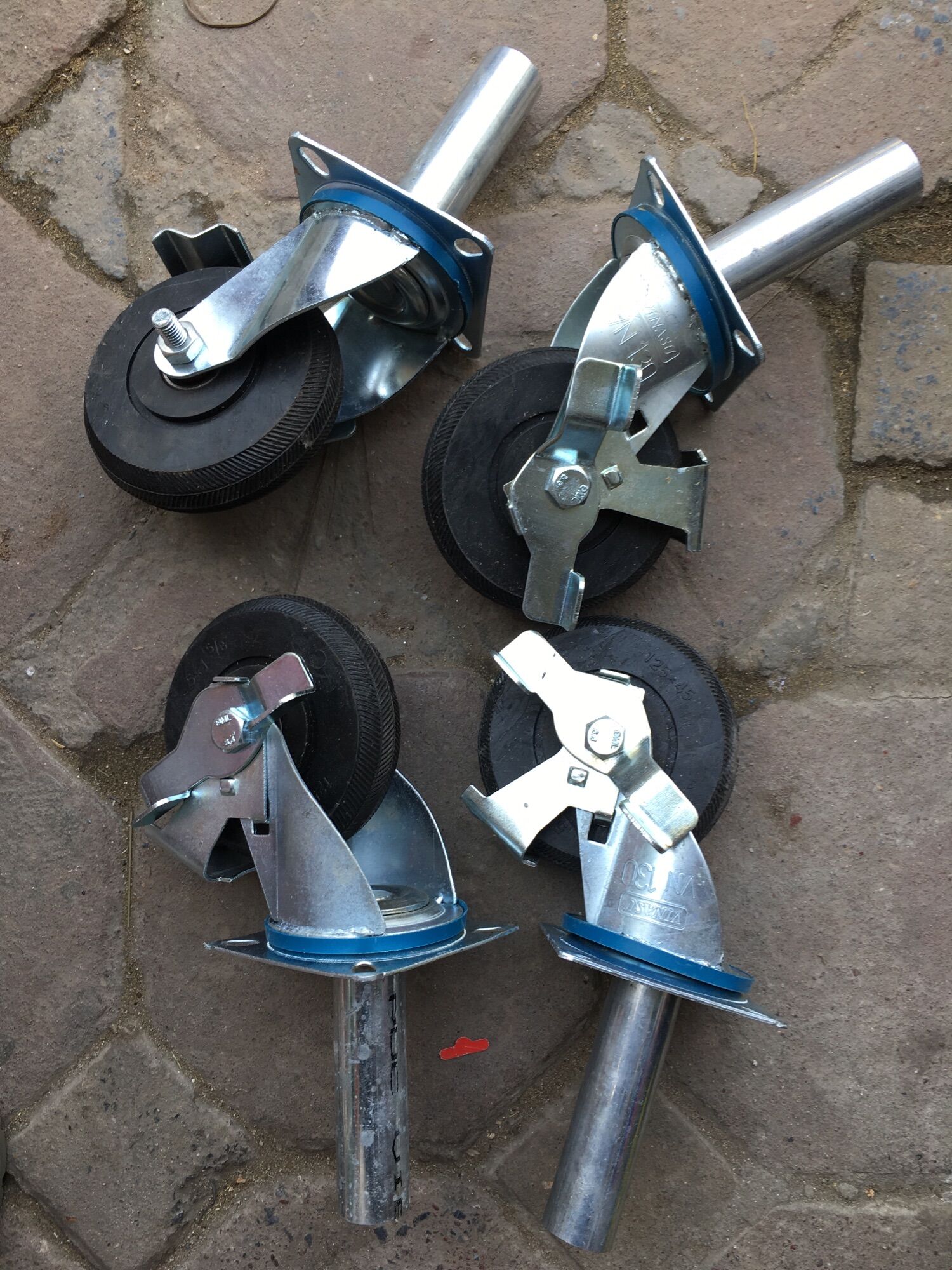 Bánh xe 120mm chân giáo có khoá