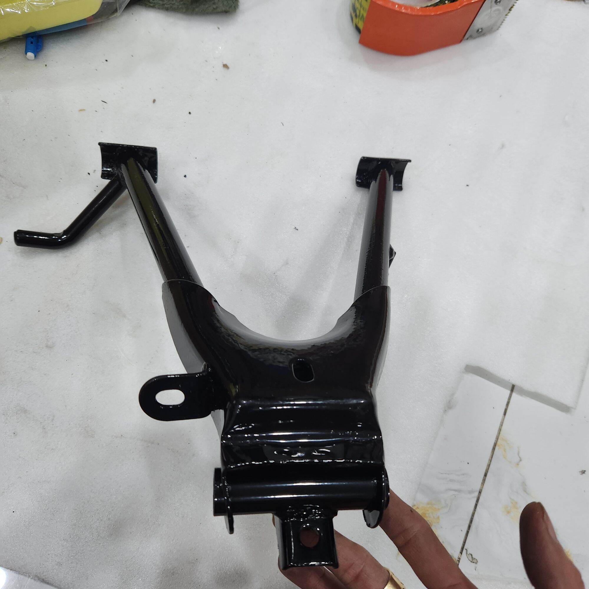 Chân chống giữa xe máy Win 100/125cc