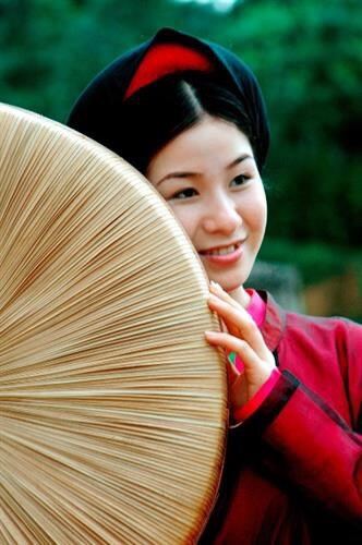 Nón quai thao loại to chụp ảnh